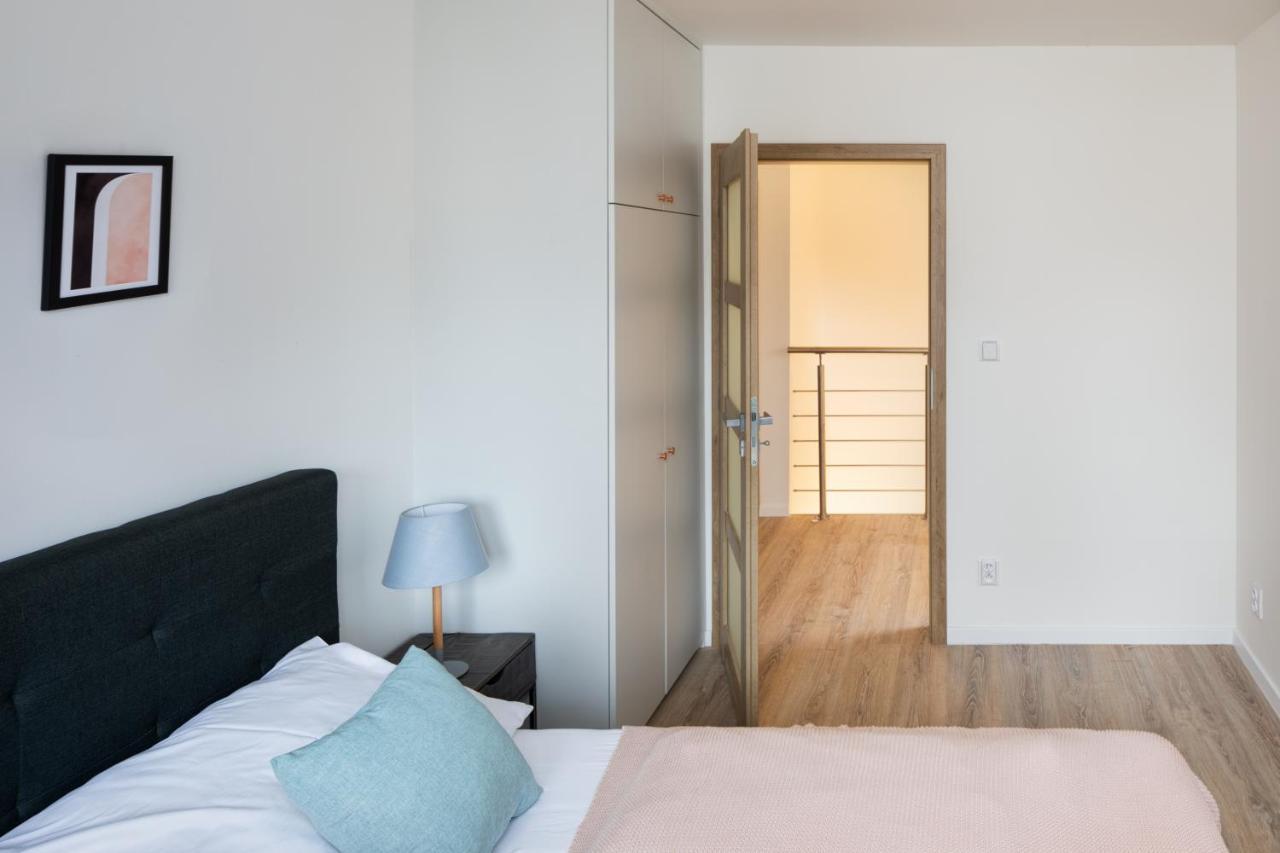 Minimalistic House In Vinohrady By Prague Days Villa Esterno foto