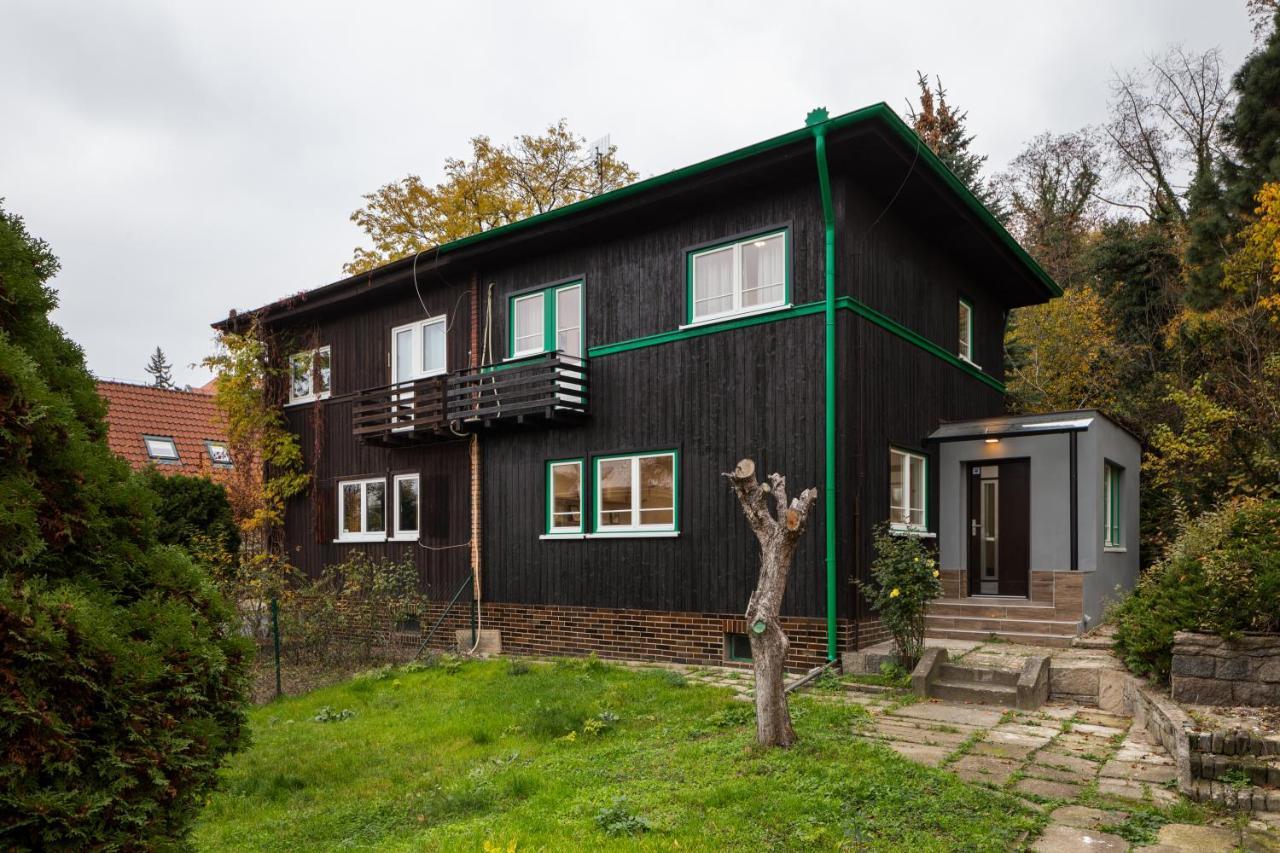 Minimalistic House In Vinohrady By Prague Days Villa Esterno foto