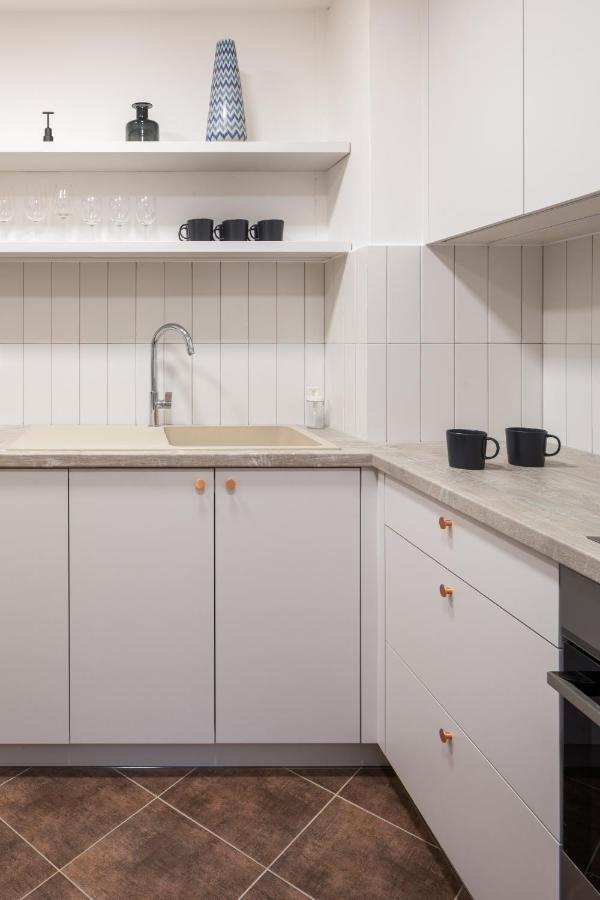 Minimalistic House In Vinohrady By Prague Days Villa Esterno foto